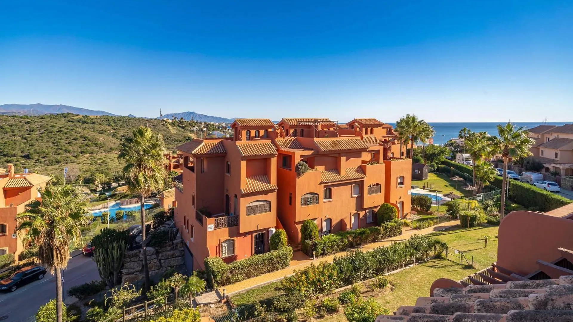 Beautiful Home In Estepona With Wifi